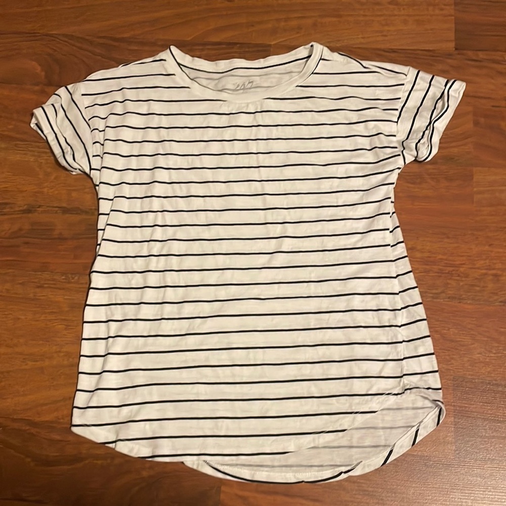 Striped white and black tee shirt